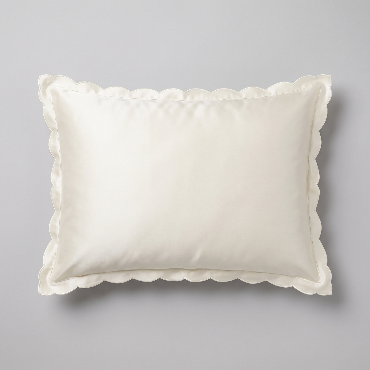 Scalloped Silk Pillowcase - Ivory